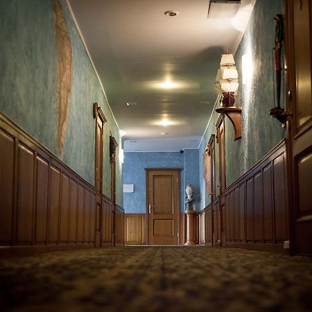 Hotel General Ekibastuz エクステリア 写真