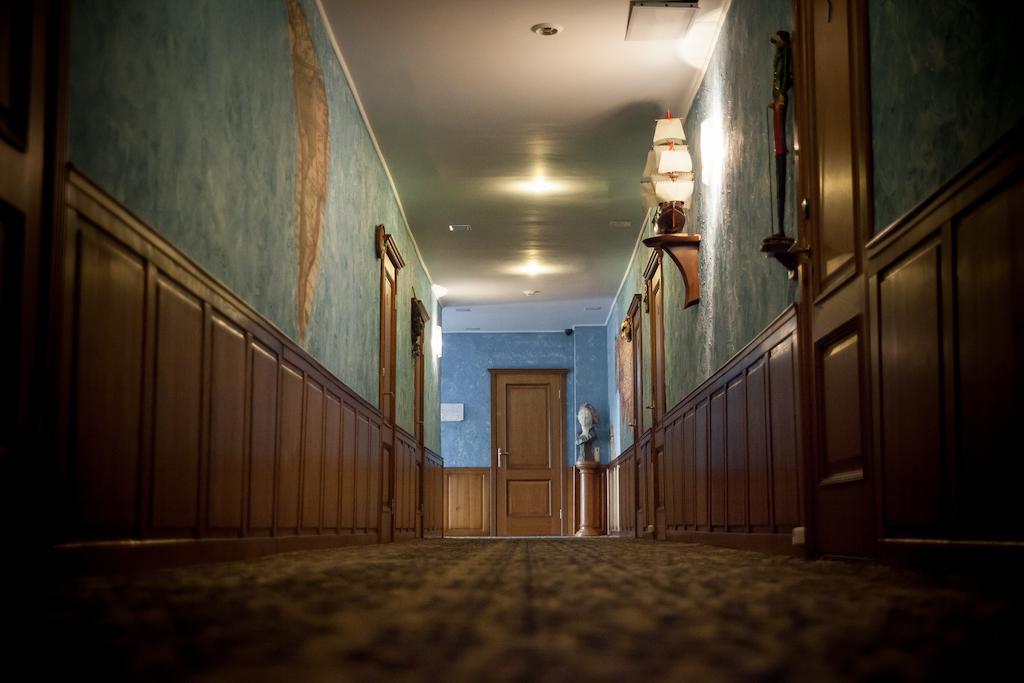 Hotel General Ekibastuz エクステリア 写真