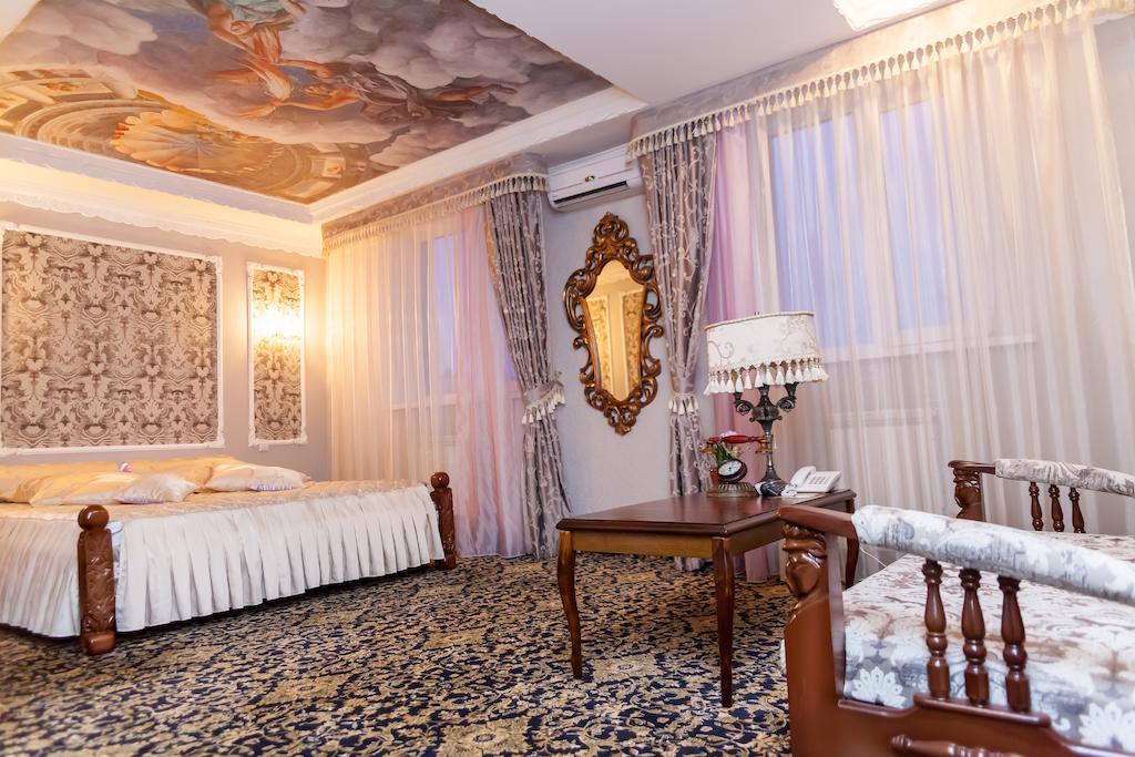 Hotel General Ekibastuz エクステリア 写真